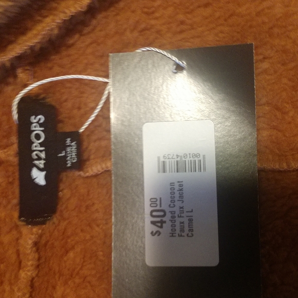 Hooded cocoon faux fur jacket in camel - Picture 2 of 4